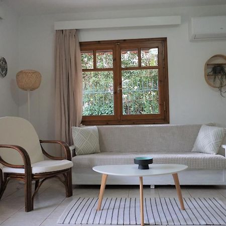 Small Theater Apartment Epidaurus Eksteriør bilde