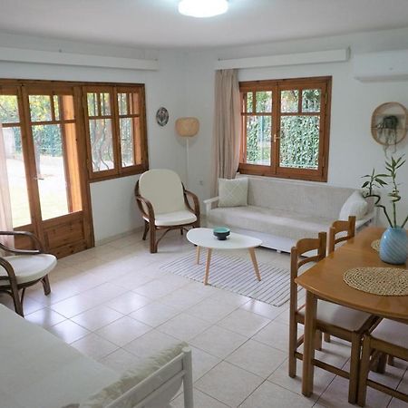 Small Theater Apartment Epidaurus Eksteriør bilde