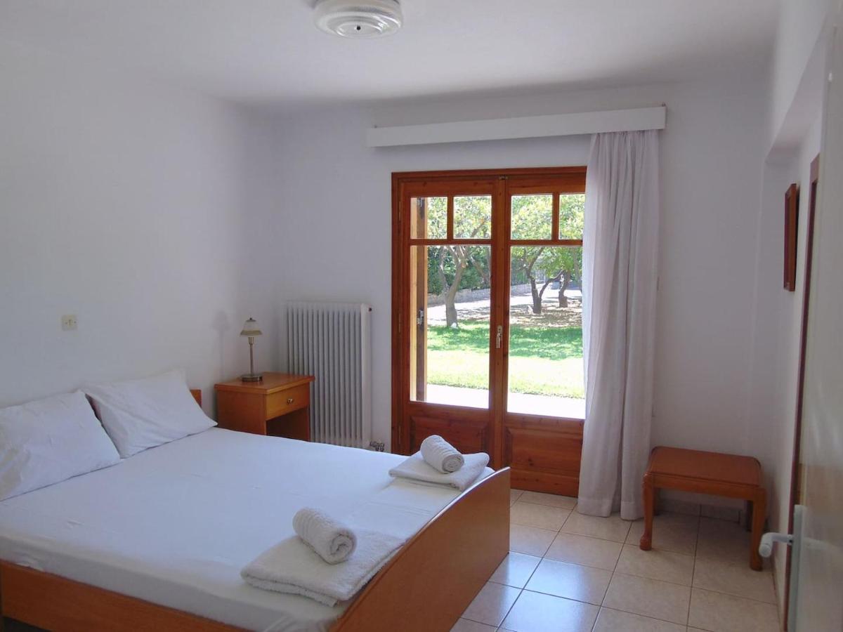 Small Theater Apartment Epidaurus Eksteriør bilde