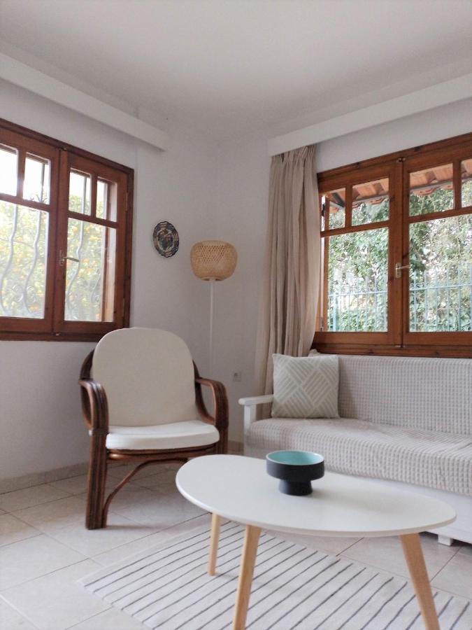 Small Theater Apartment Epidaurus Eksteriør bilde