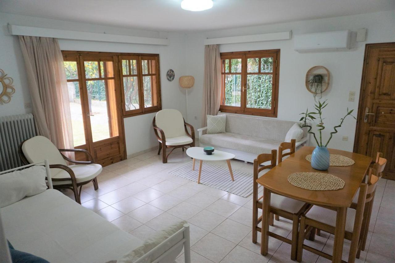 Small Theater Apartment Epidaurus Eksteriør bilde