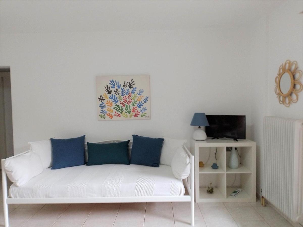 Small Theater Apartment Epidaurus Eksteriør bilde